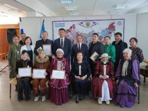 Фонд эталонных образцов Якутии пополнили новыми изделиями художественных промыслов