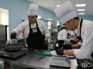 Конкурс среди студентов-поваров прошел на фестивале «Вкус Якутии»