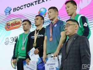 Три якутских борца стали победителями всероссийского турнира памяти Александра Крылова