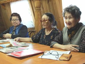 КОММУНИСТЫ, ВПЕРЕД!