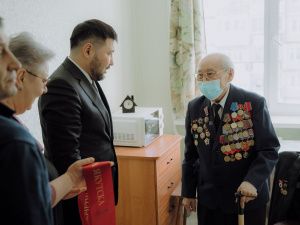 Участникам Великой Отечественной войны Алексею Березкину и Семену Колтовскому вручили высшие награды города Якутска