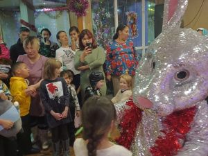 Социальная столовая Якутска провела праздник Рождественская ёлка для детей инвалидов и детей из многодетных семей и детей инвалидов