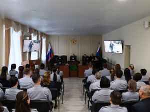 В рамках Международного передвижного фестиваля «Кино на службе Отечеству» в УФСИН состоялся кинопоказ фильма «Отцы Донбасса»