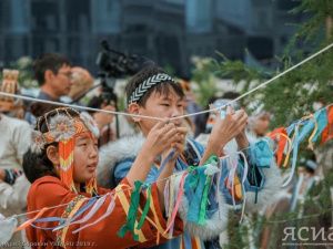 Афанасий Владимиров поздравил коренные народы республики с праздником