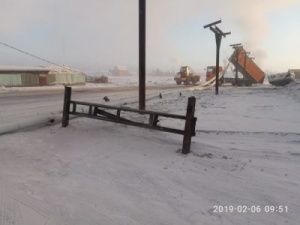 В Якутии грузовой автомобиль совершил наезд на компенсатор котельной