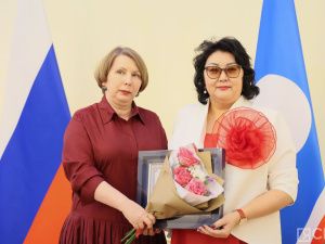 Сотрудники ЗАГСа в Якутии отметили профессиональный праздник