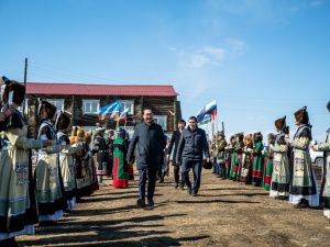 Айсен Николаев дал старт строительству школы-сада в селе Октемцы