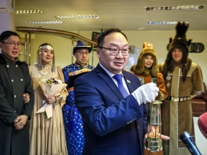 В Якутск прибыл огонь Всероссийского семейного очага