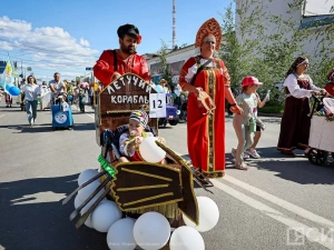 В Якутске порядка 2 тысяч человек объединило шествие-парад в День семьи, любви и верности