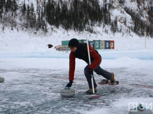 В Якутии провели турнир по кёрлингу с видом на Ленские столбы