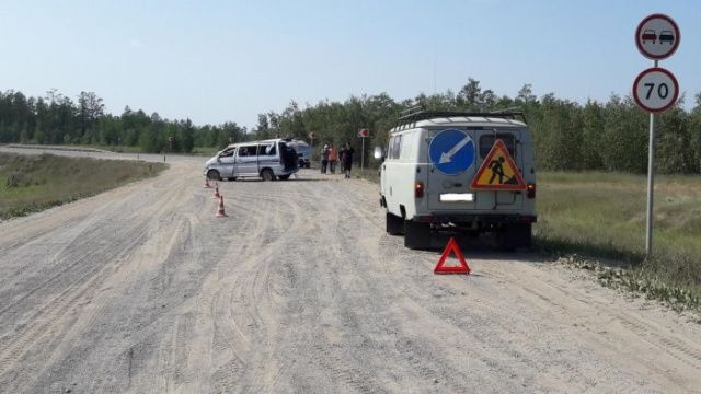 В Якутии опрокинулось междугороднее такси с семью пассажирами: пострадала женщина