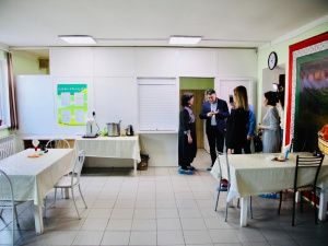 Сардана Авксентьева посетила частный пансионат для престарелых