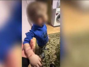 В Алдане обнаружен измученный 6-летний мальчик, о нем не знали даже соседи