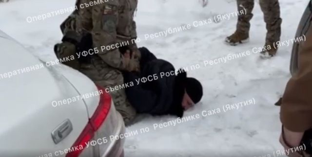 Иностранец попытался дать сотруднику ФСБ взятку ремонтом на 1,2 млн рублей, желая остаться в Якутии