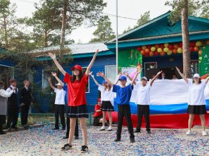 Сотрудники отдела по конвоированию поздравили с Днем знаний воспитанников республиканской специальной (коррекционной) школы-интерната