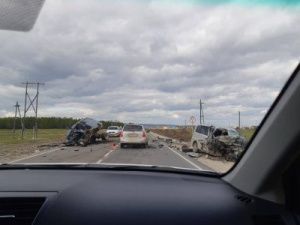 У села Ой столкнулись две машины. Есть пострадавшие