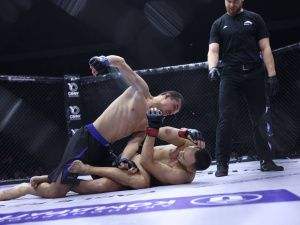 Обладателем кубка Ил Дархана по смешанным единоборствам стал Григорий Барашков