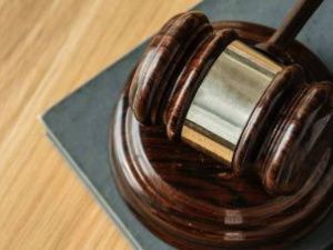 В Якутске директор компании пыталась переоформить здание на предприятие сына