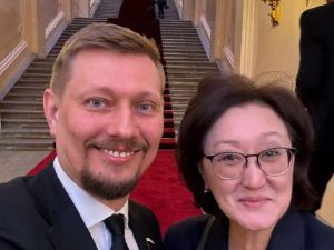 Ксения Собчак: Сардана Авксентьева в черном на инаугурации