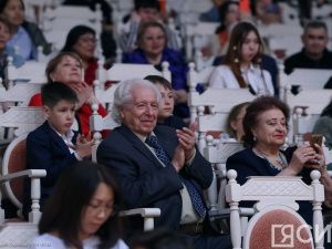 Бурными овациями завершился концерт ансамбля «Виртуозы Якутии» в Казахстане