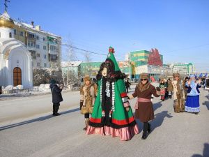 Народные мастера прошествовали по улицам Якутска