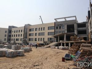 Строящейся крупнейшей школе Якутии присвоили имя Михаила Николаева