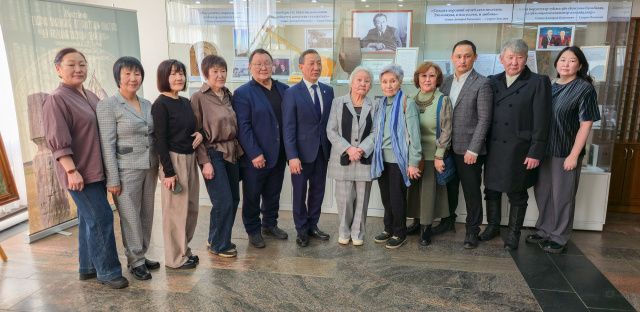 Выставка памяти Суорун Омоллоона объединила три легендарных музея Якутии