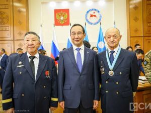 Государственные награды за вклад в развитие республики вручили жителям Якутии