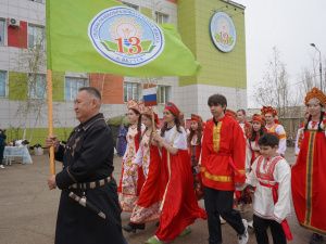 В СОШ №13 г.Якутска прошёл фестиваль «В семье единой»