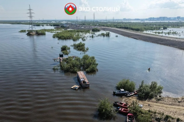 У Якутска начался спад воды