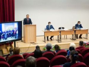 В СОШ № 25 состоялся отчет Председателя Гордумы Альберта Семенова