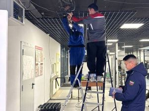 Установлена причина обрушения подвесного потолка в Бердигестяхской школе