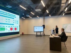 Евгений Григорьев поручил усилить контроль за режимом работы теплых остановок 