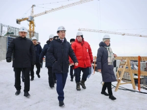 Глава Якутии проверил ход строительства Арктического центра эпоса и искусств