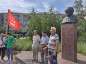 В Якутске отметили митингом 90-летие Юрия Прокопьева