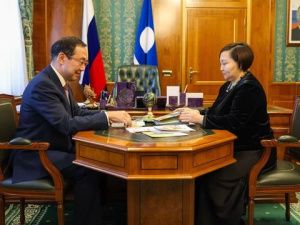 Глава Якутии встретился с матерью участника спецоперации