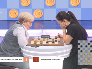 Победительницей суперматча по стоклеточным шашкам стала якутянка Матрена Ноговицына