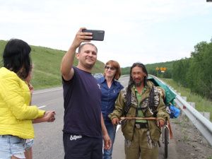 Якутский шаман идёт пешком в Москву "изгонять Путина" 
