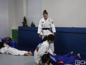Чемпионки России по дзюдо показали мастер-класс юным спортсменам в Якутске