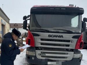 У строительной компании за долги арестован грузовой автомобиль