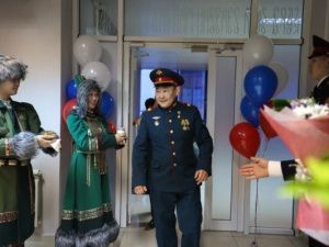 Героя России Андрея Григорьева торжественно встретили в Якутии