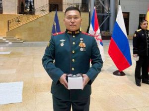 Бойцу-якутянину с позывным «Бурхат» вручили Золотую Звезду Героя России