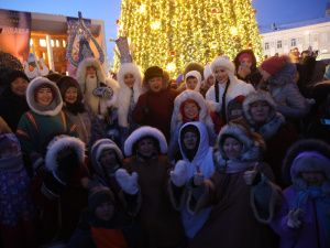 В Якутии зажгли огни первой новогодней ёлки в стране