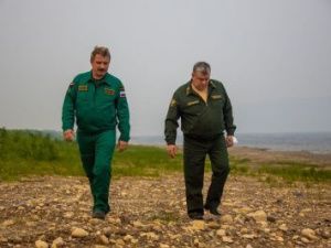 «Открытого огня нет». Замглавы Рослесхоза Александр Агафонов проинспектировал тушение лесных пожаров в нацпарке «Ленские столбы»