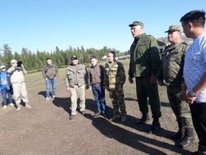 Николай Валуев посетил пострадавшее от лесных пожаров село Бясь-Кюель