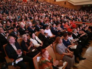 "Комсомол воспитал несколько поколений людей, без которых нельзя представить Якутию"