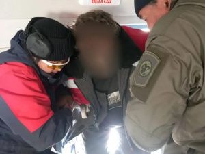 В Момском улусе вертолет Ми-8 эвакуировал мужчину
