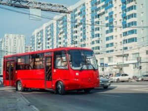 Карманник легким движением руки обчистил спящую девочку