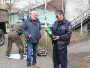 Впервые на Дальнем Востоке контрафактный алкоголь уничтожен в отдаленном районе Якутии