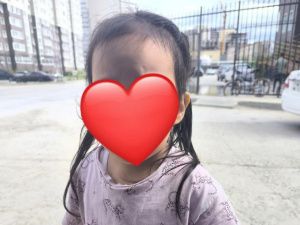 В Якутске 5-летняя девочка сбежала из детского сада и одна гуляла на улице